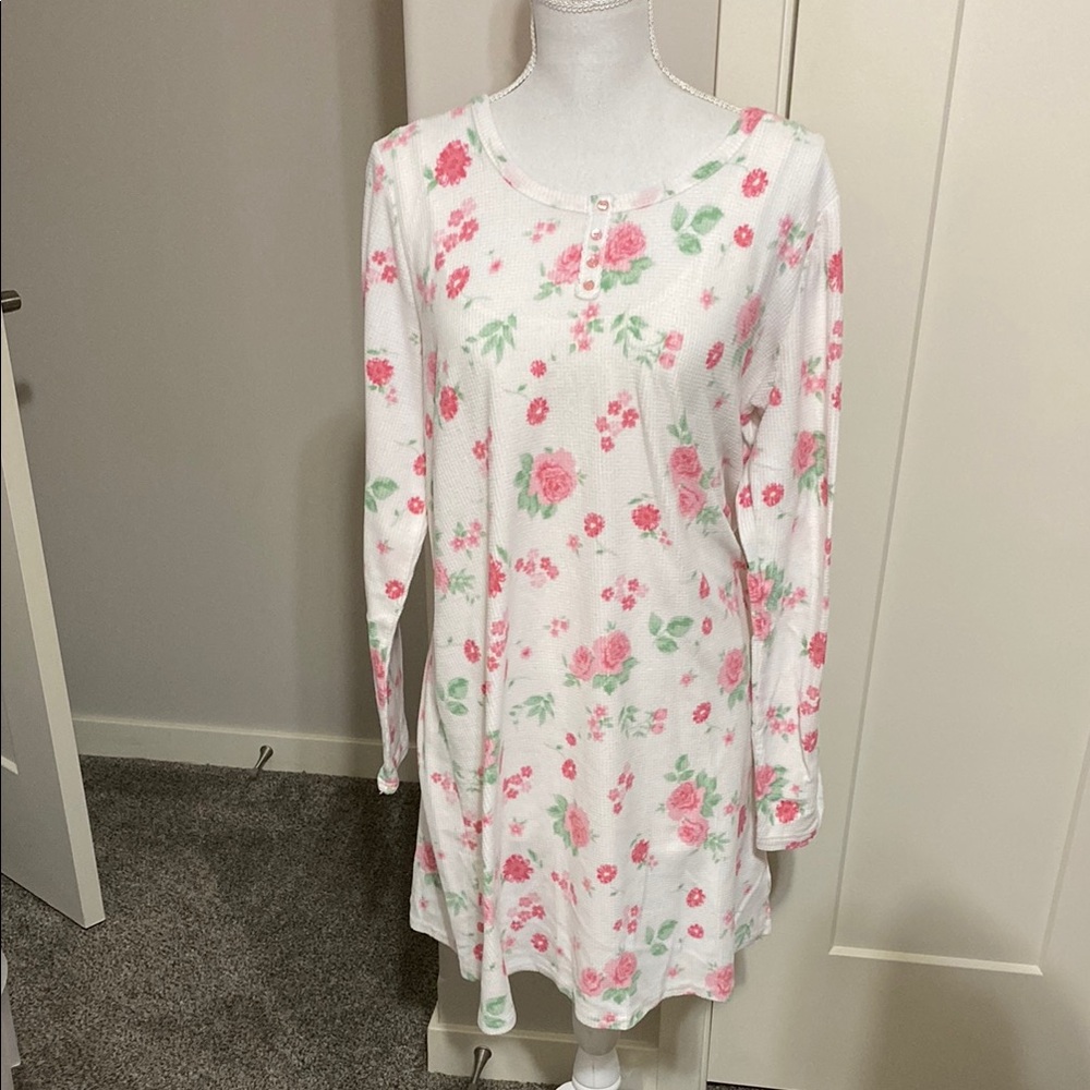 VGUC Size L Floral Long Sleeve Nightgown!